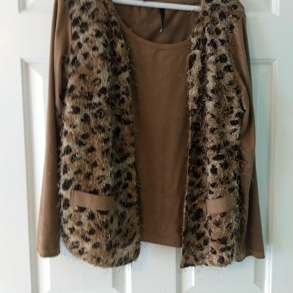 🐆CHIASSO/Two piece  top Boutique Style - Picture 4 of 5